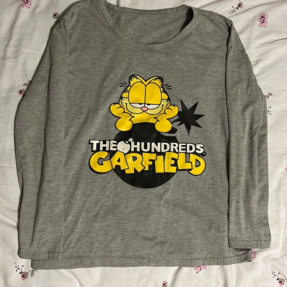 Woman Blouse (Printing Garfield on the front)